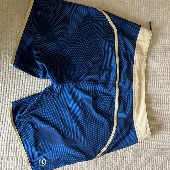 Mens Virus blue surf shorts size Medium - Picture 2 of 4